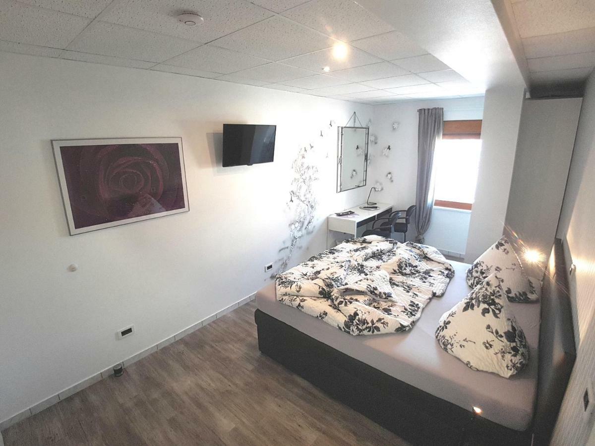 Boardinghouse Sinsheim Zentral Am Burgplatz Hostel Екстериор снимка