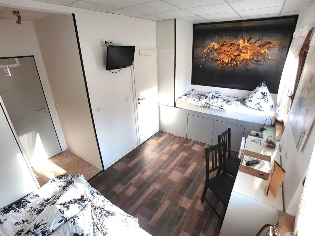 Boardinghouse Sinsheim Zentral Am Burgplatz Hostel Екстериор снимка